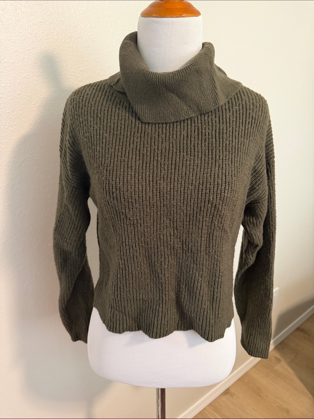 Relaxed Olive Green Turtleneck Ribbed Sweater